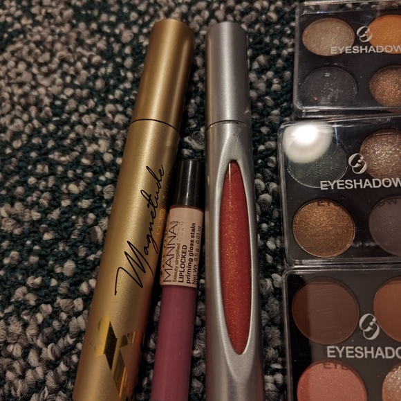 NWT! Makeup Case (FULL) - Picture 4 of 16